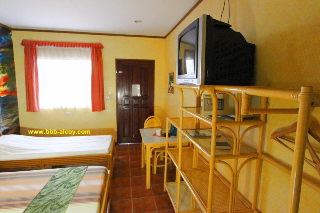 Parrot Paradise Resort Boljoon Room photo